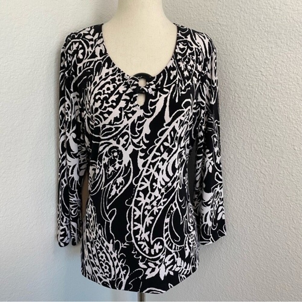 Jones NY Wear Black White Floral Paisley 3/4 Slv Cut Out Neck Detailing Top SZ L